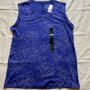 🆕 NWT Malibu tee  at shirt banana republic floral